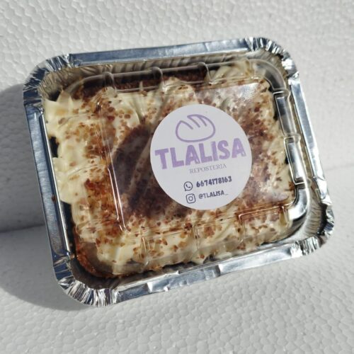 WhatsApp Image 2025-11-13 at 9.41.27 AM (2) Pastel de zanahoria